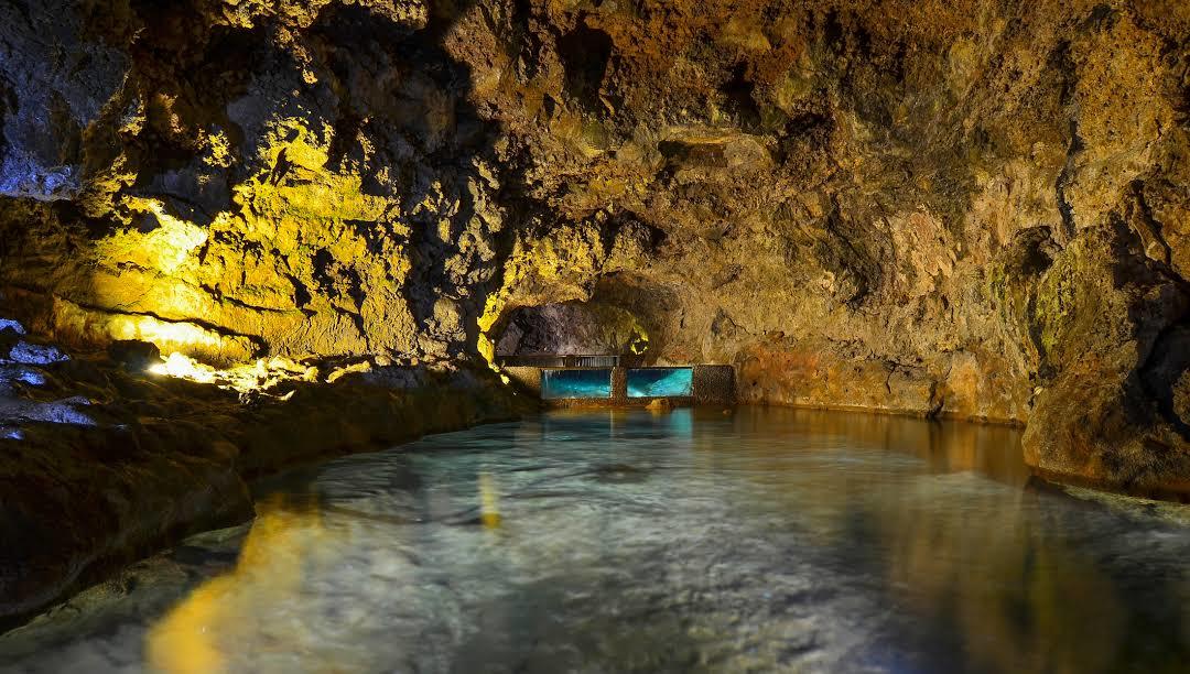 Sao Vicente Caves